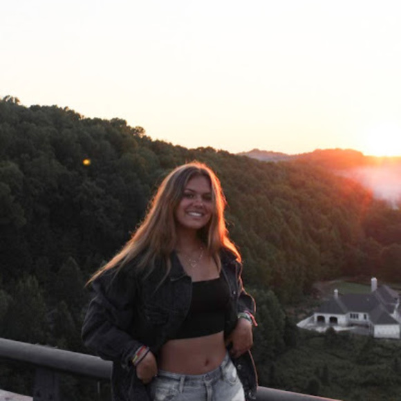 Meet your Posher, Lillie - Picture 1 of 1